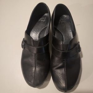 Dansko WomansnSize 42 Black Leather Loafer